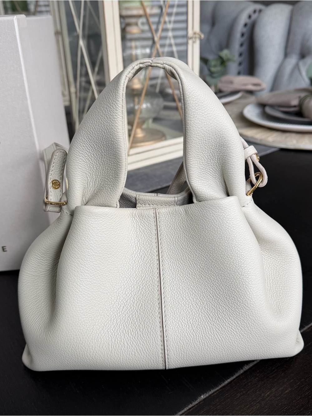Numéro Neuf Mini
EDITION TEXTURED CHALK
